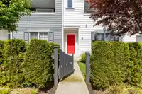 26 16337 15 AVENUE - thumbnail 1