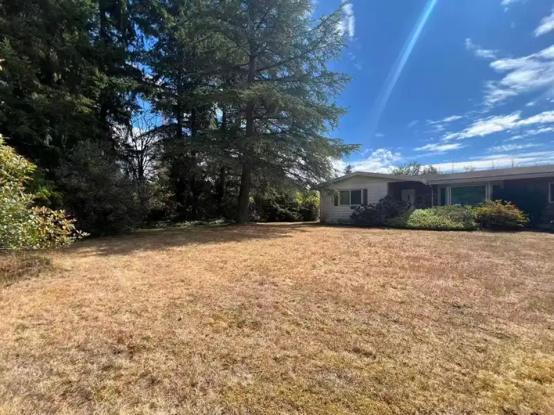 16910 23 AVENUE - photo 4 of 4