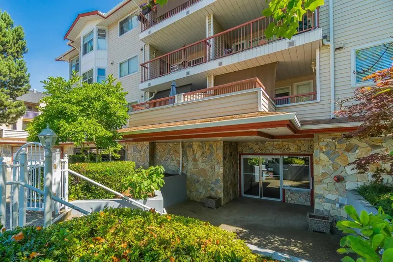 103 5776 200 STREET - photo 3 of 25