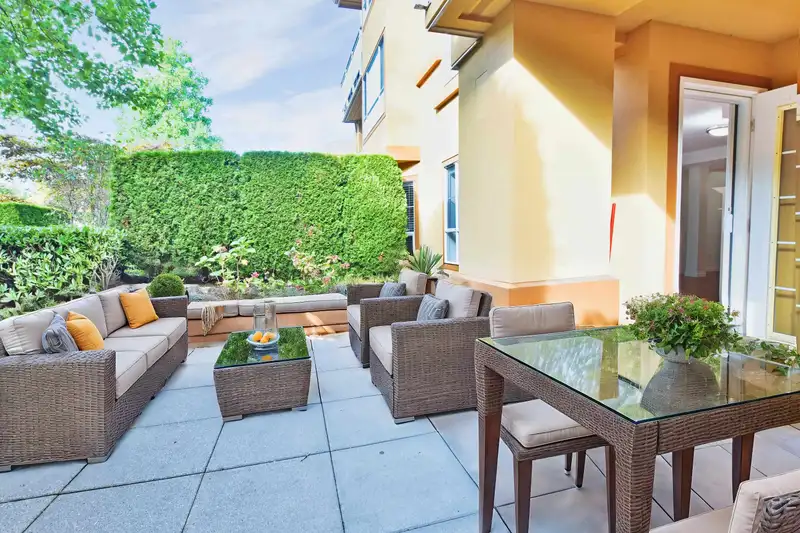 111 15185 22 AVENUE - photo 1 of 22