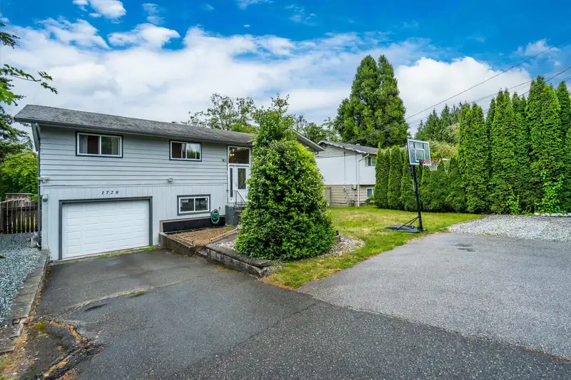 1728 156 STREET - photo 4 of 25