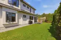 1946 143A STREET - thumbnail 25