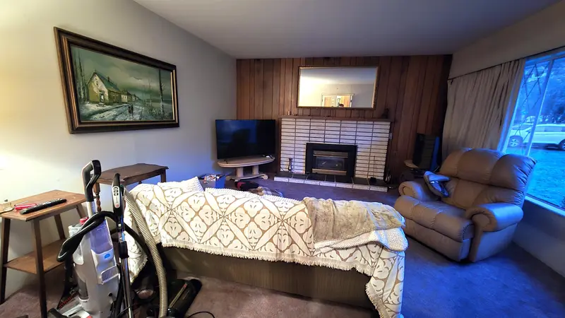 8051 JONES ROAD - photo 3 of 21