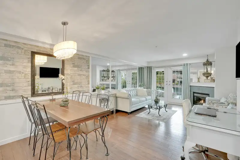 216 15621 MARINE DRIVE - photo 4 of 40