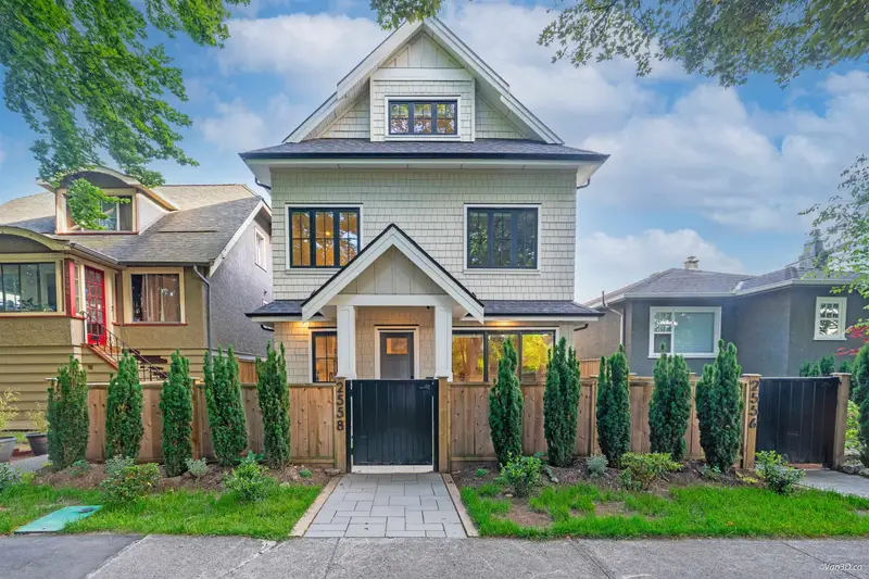 2558 WILLIAM STREET - photo 1 of 20