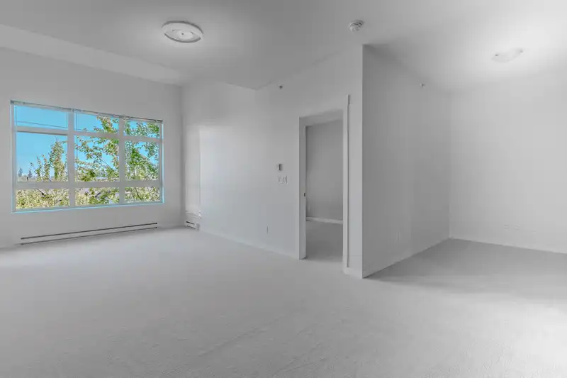 416 15988 26 AVENUE - photo 3 of 28