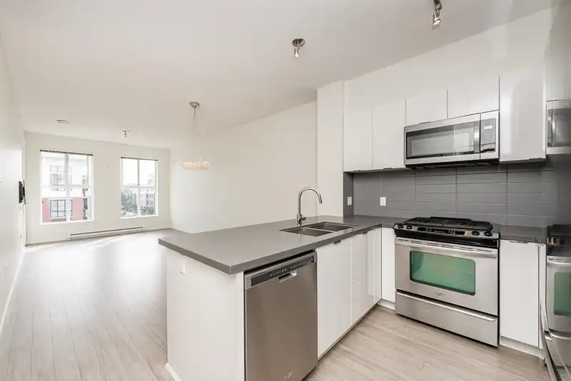421 3323 151 STREET - photo 3 of 39