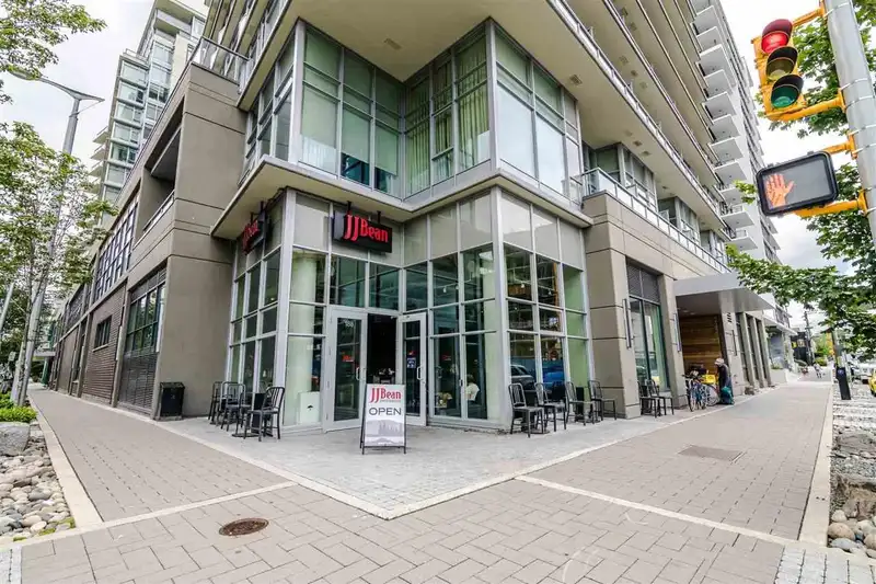 1401 1708 COLUMBIA STREET - photo 2 of 25