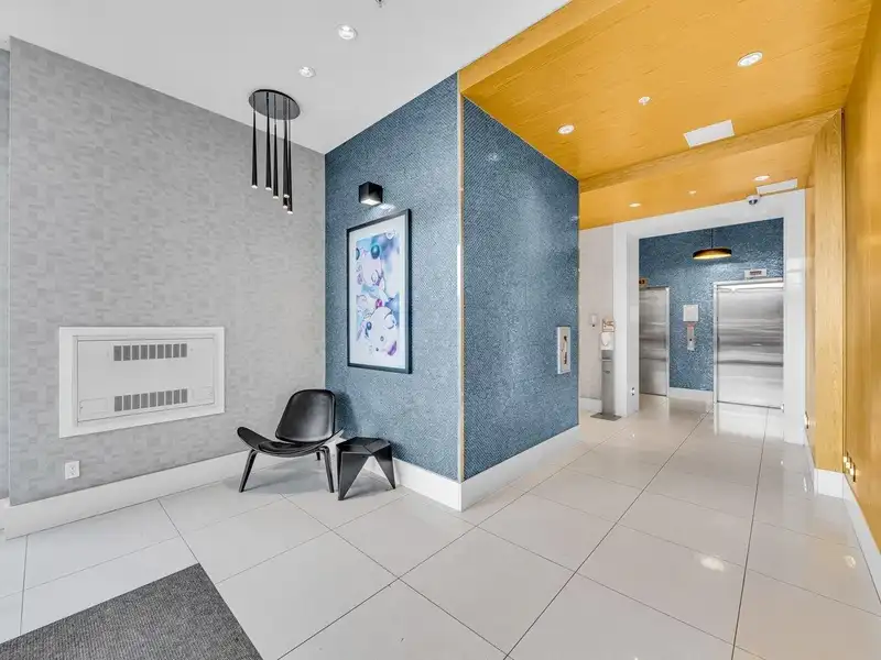 1401 1708 COLUMBIA STREET - photo 4 of 25