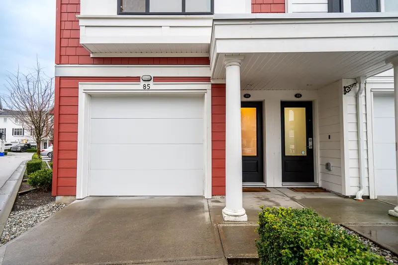 85 27735 ROUNDHOUSE DRIVE - photo 3 of 25