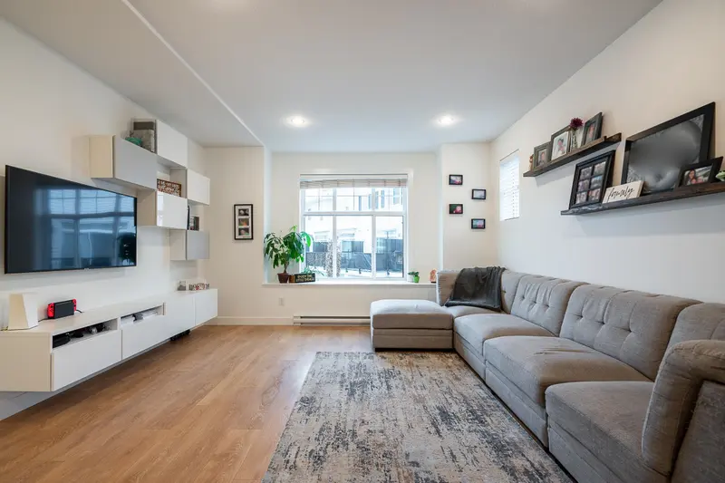 85 27735 ROUNDHOUSE DRIVE - photo 4 of 25