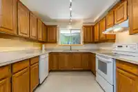 110 15255 18 AVENUE - thumbnail 11