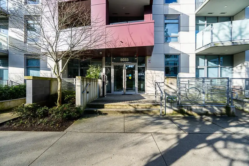 217 5033 CAMBIE STREET - photo 2 of 24