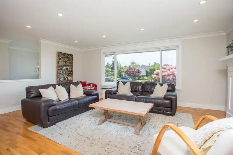14256 PARK AVENUE - photo 4 of 36