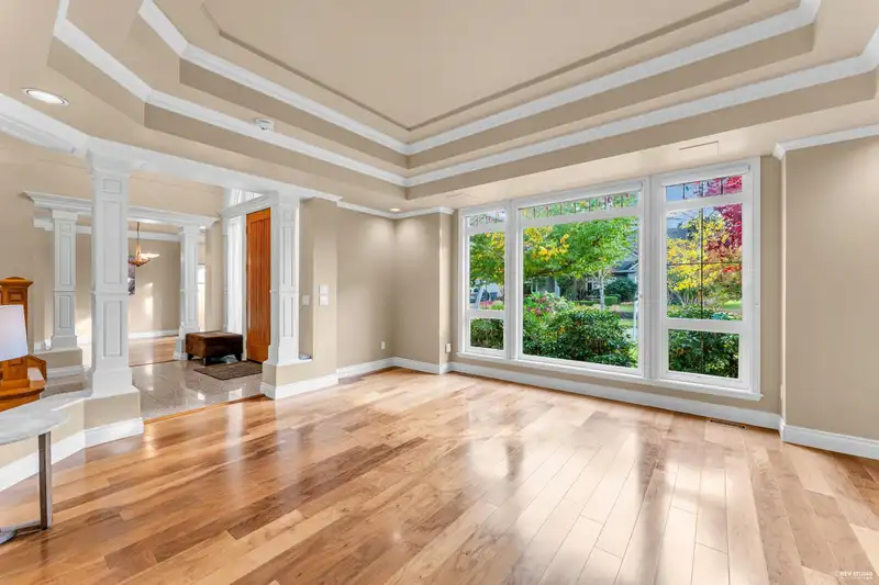 13681 21 AVENUE - photo 4 of 39
