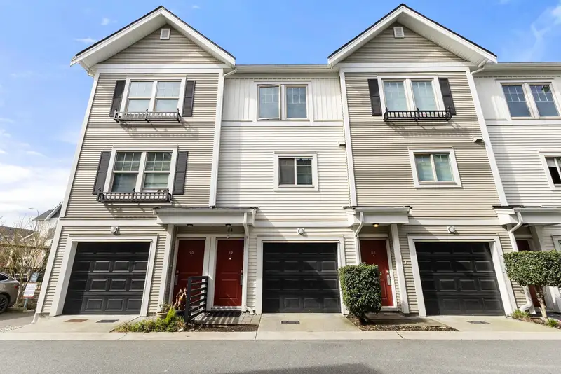 89 32633 SIMON AVENUE - photo 1 of 25