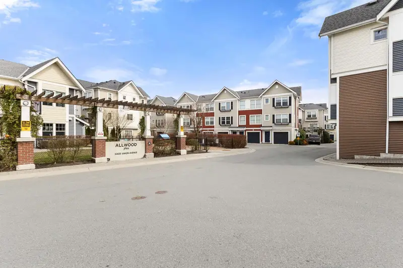 89 32633 SIMON AVENUE - photo 2 of 25