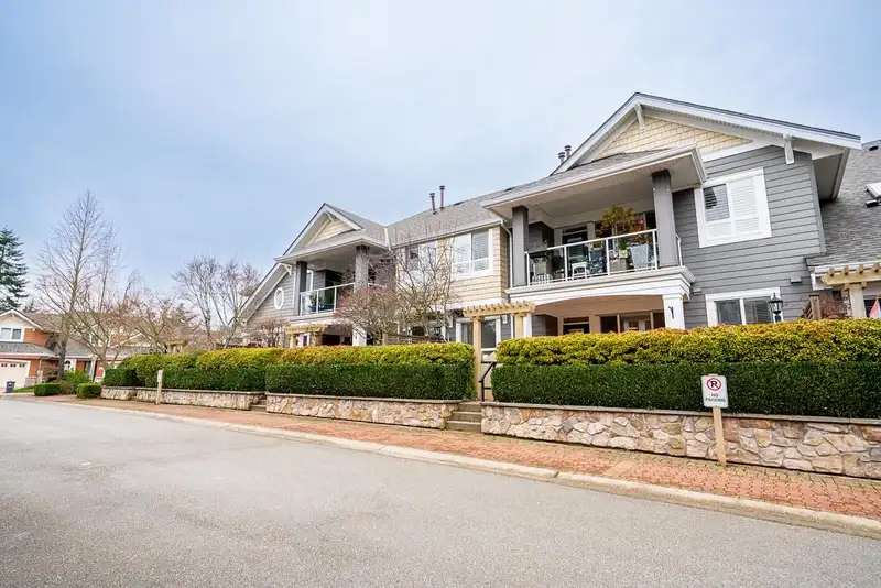 70 15055 20 AVENUE - photo 3 of 38