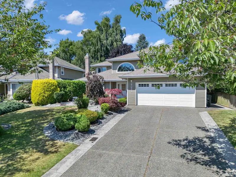 15033 21B AVENUE - photo 2 of 37