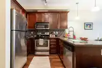 304 15268 18 AVENUE - thumbnail 3