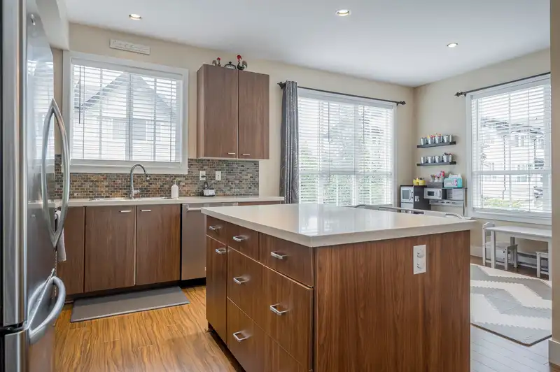 39 2450 161A STREET - photo 2 of 40