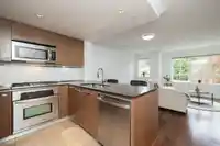207 2940 KING GEORGE BOULEVARD - thumbnail 3