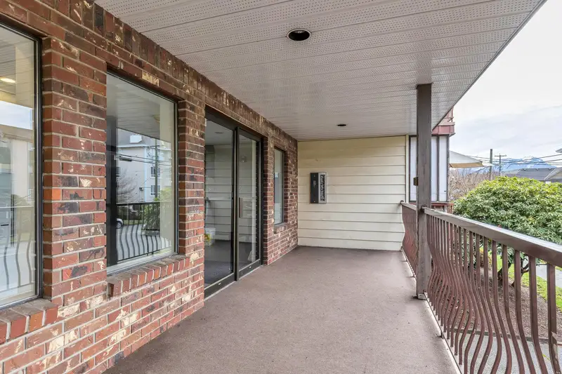 105 45749 SPADINA AVENUE - photo 4 of 25