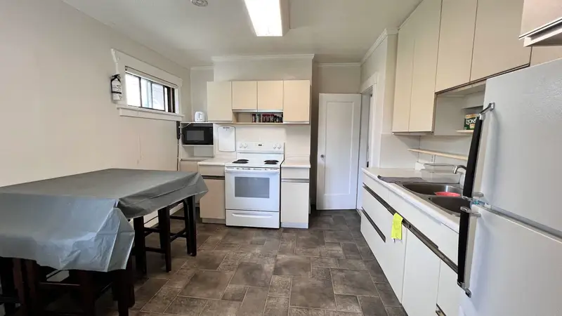 1250 E KING EDWARD AVENUE - photo 2 of 6