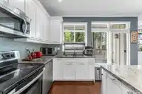 33 2925 KING GEORGE BOULEVARD - thumbnail 9