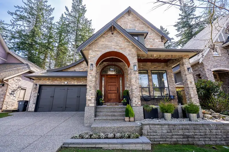 16308 27A AVENUE - photo 2 of 25