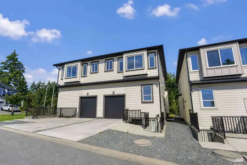 2041 168 STREET - photo 4 of 22