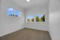 2041 168 STREET - thumbnail 9