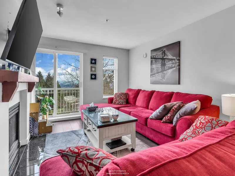 201 1432 PARKWAY BOULEVARD - photo 3 of 24