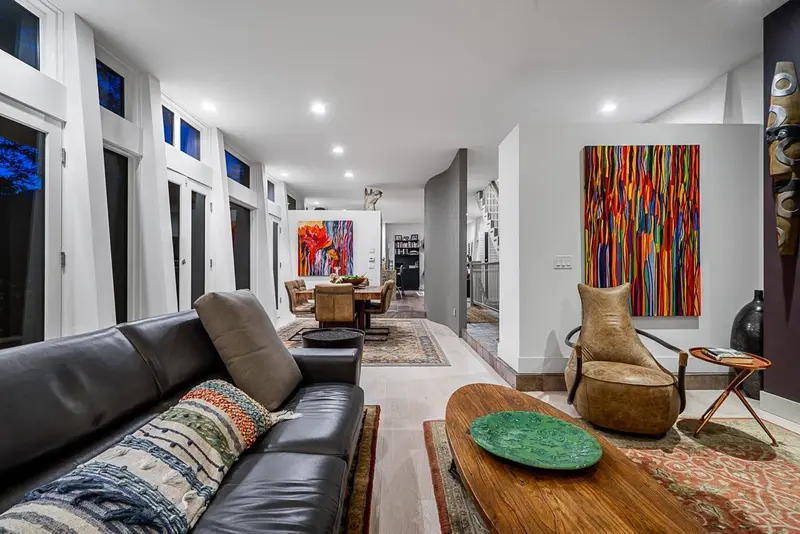 955 20TH STREET - photo 4 of 25