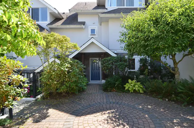 20 15442 16A AVENUE - photo 1 of 32