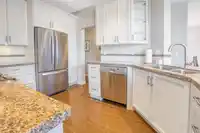 411 15555 16 AVENUE - thumbnail 3