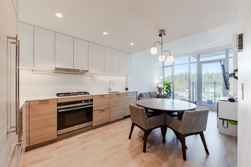 808 1045 AUSTIN AVENUE - photo 4 of 13