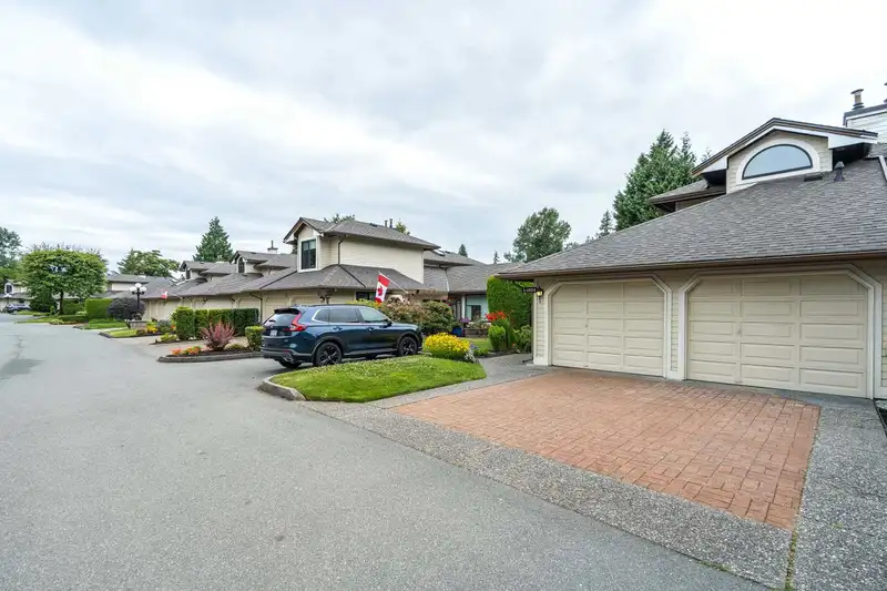 1 1854 SOUTHMERE CRESCENT - photo 2 of 40
