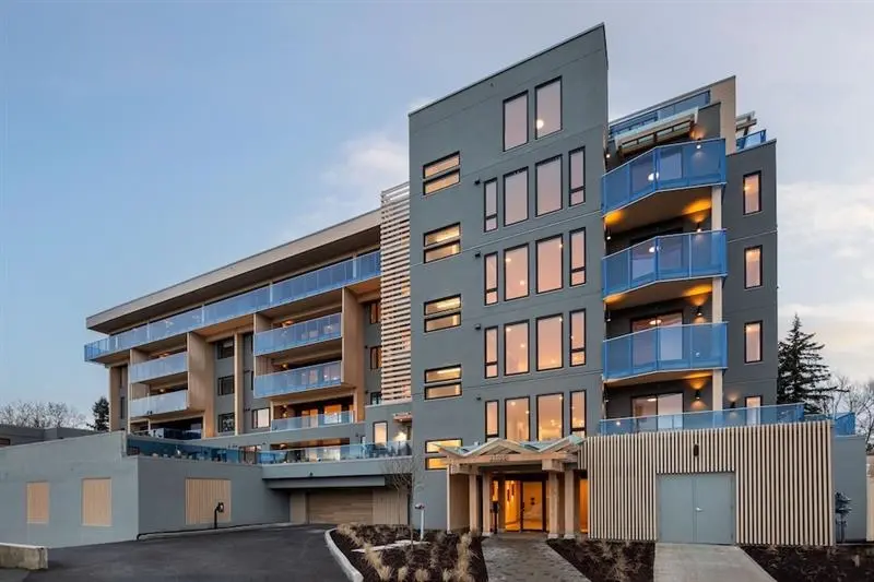 202 33160 PLAXTON CRESCENT - photo 1 of 16