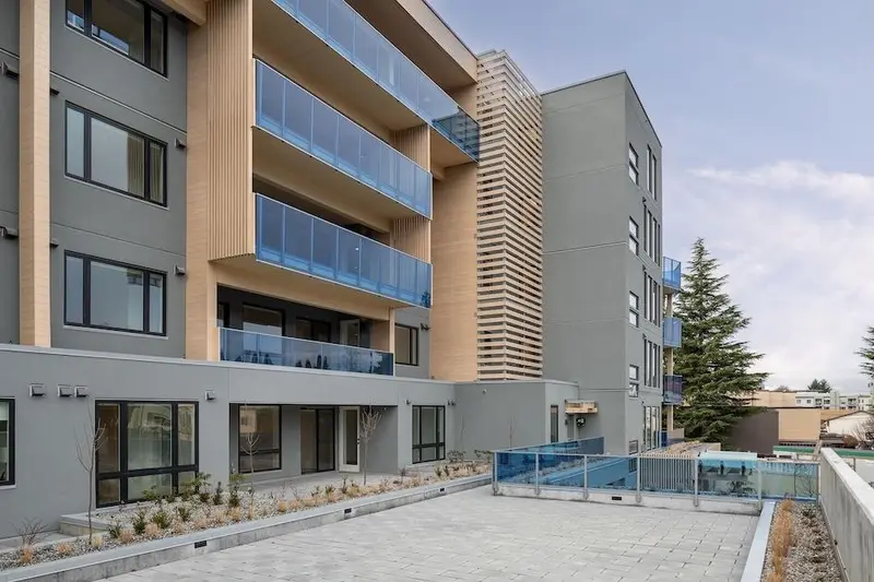 202 33160 PLAXTON CRESCENT - photo 3 of 16