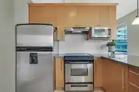 502 1550 MARTIN STREET - thumbnail 11