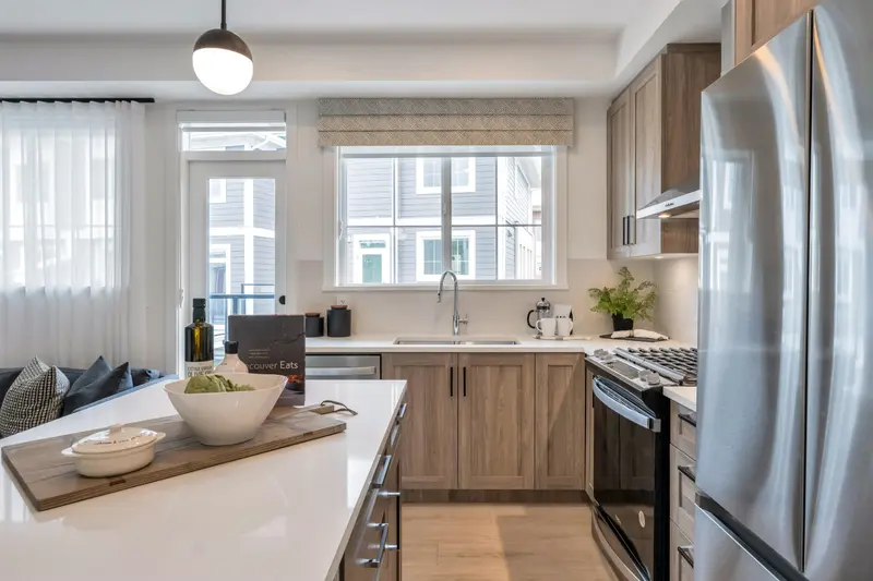 5 8433 203A STREET - photo 4 of 18