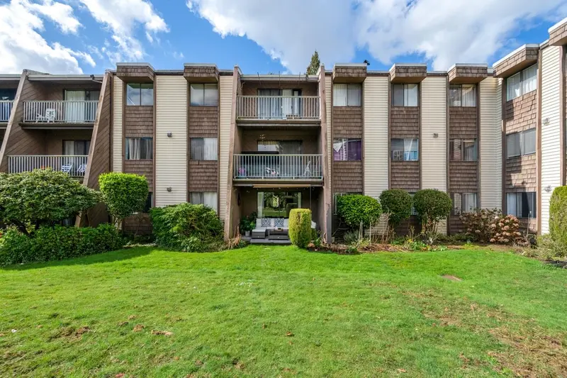 119 3911 CARRIGAN COURT - photo 1 of 25