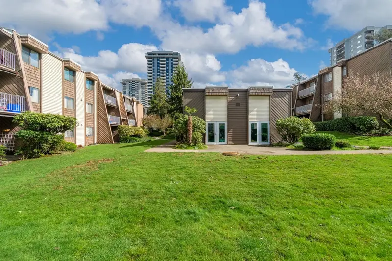 119 3911 CARRIGAN COURT - photo 2 of 25