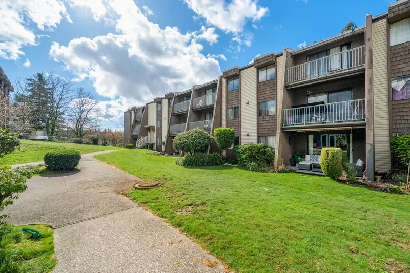 119 3911 CARRIGAN COURT - photo 3 of 25