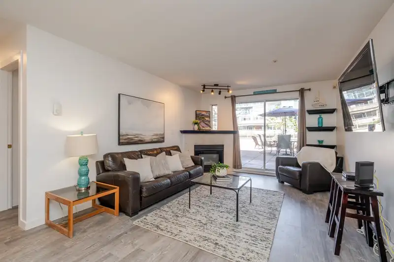 202 14965 MARINE DRIVE - photo 3 of 40