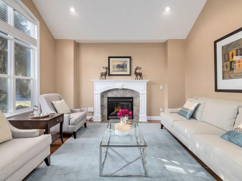 14185 33 AVENUE - photo 3 of 25