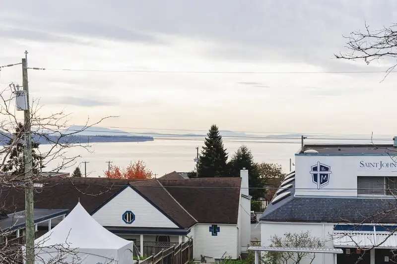 211 15233 PACIFIC AVENUE - photo 2 of 39