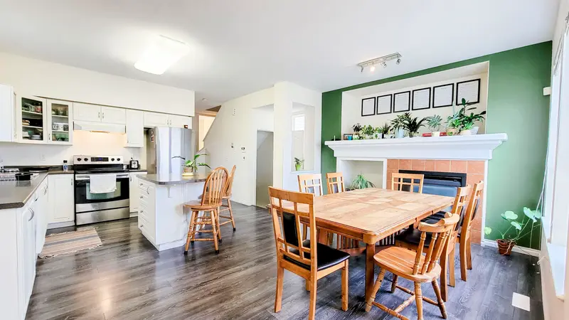 18455 67 AVENUE - photo 2 of 25