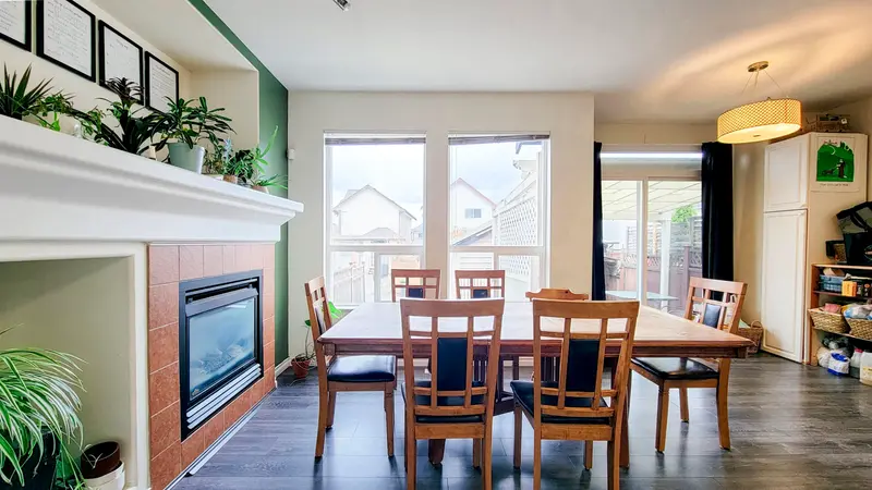 18455 67 AVENUE - photo 4 of 25